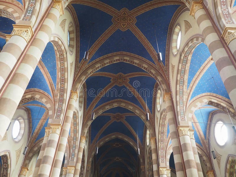 Собор San Lorenzo в Alba стоковое фото